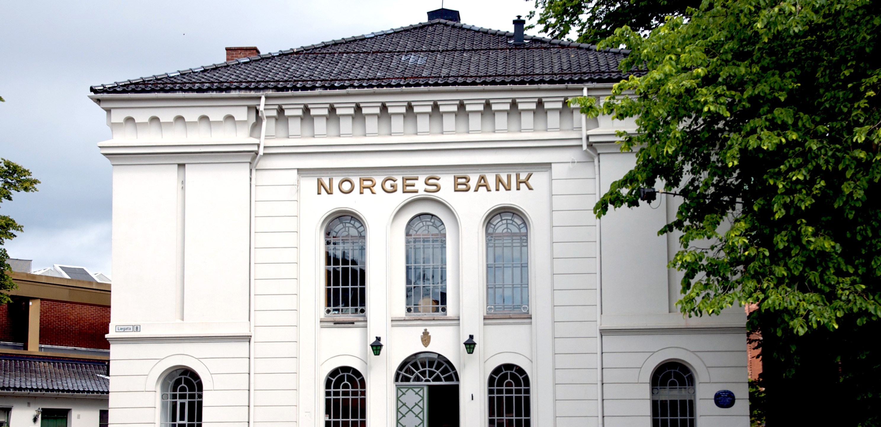 Utvalget motiverer dette forslaget ved å påpeke at Norges Banks sentrale oppgaver og ekspertise ligger innenfor makroøkonomi, ikke innenfor kapitalforvaltning, skriver forfatterne. Foto: Bitjungle/Creative Commons
