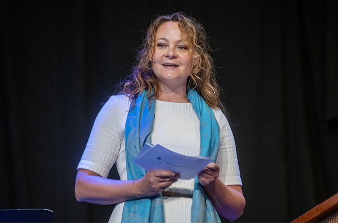 Statssekretær Rebekka Borsch i Kunnskapsdepartementet heldt tale på immatrikuleringa. Foto: Helge Skodvin.
