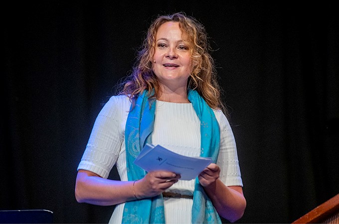 Statssekretær Rebekka Borsch i Kunnskapsdepartementet heldt tale på immatrikuleringa. Foto: Helge Skodvin.