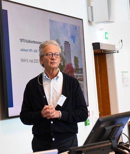Programleder og kulljubilant Hans Geelmuyden