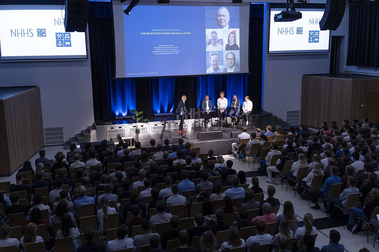 Stolradene tettet seg da toppledere lettet på sløret. Foto: Slje K. Robinson