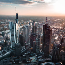 Bilde av Frankfurt. Foto: Unsplash v. Jan-Philipp Thiele