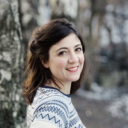 Lorelou Desjardins portrait photo in the woods