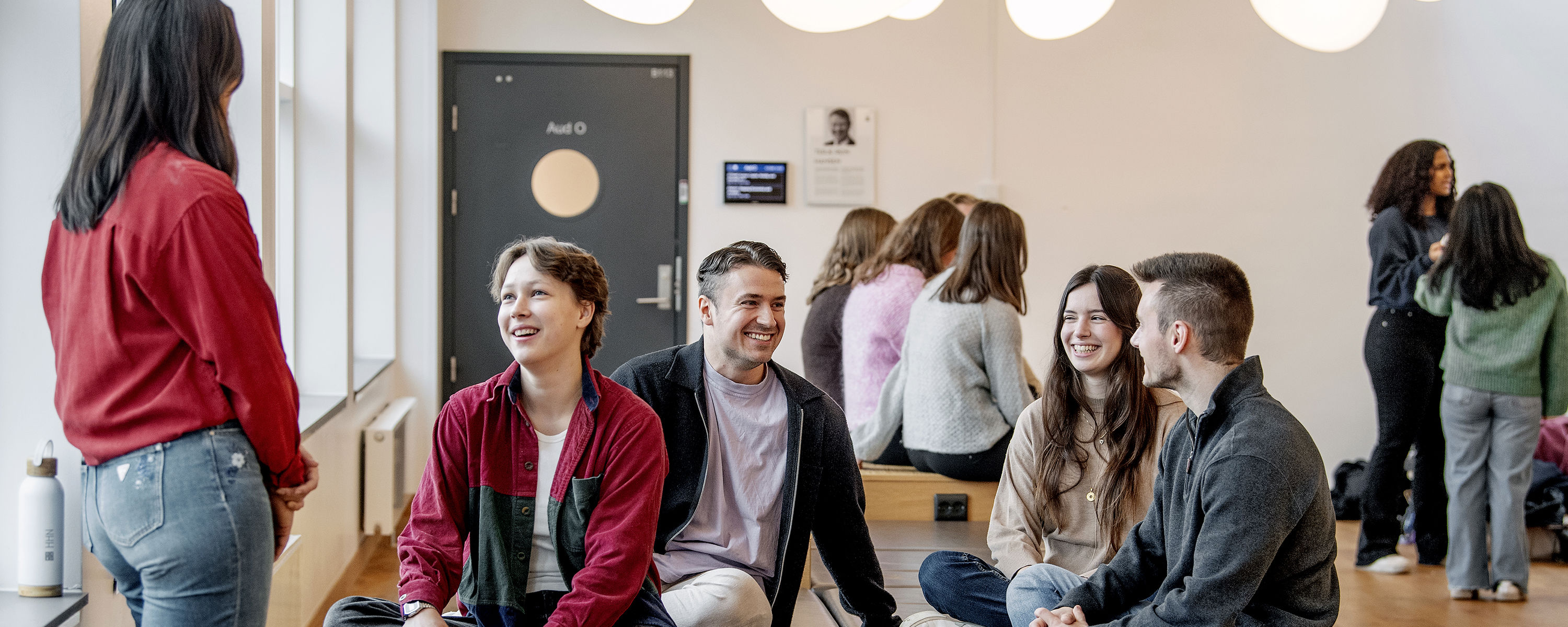  Bilde av studentambassadørene Hermine Øye-Forbregd, Sondre Jensen Øverli, Matilda Louise Oculy og Dennis Florian Laeufer. Foto: Helge Skodvin 