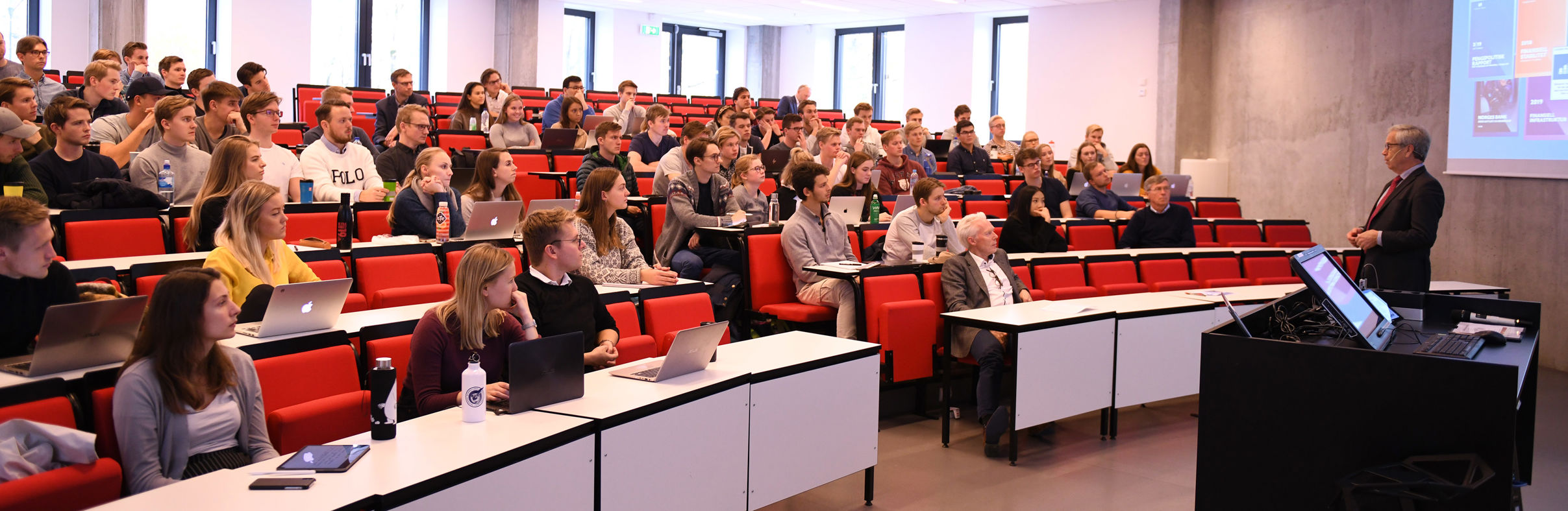 Øystein Olsen, gjesteførelesing ved NHH 25. oktober 2019. Foto: Hallvard Lyssand
