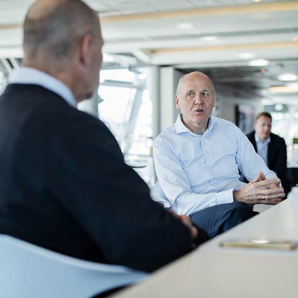 Tor W. Andreassen og Sigve Brekke i Telenor. Foto: Siv Dolmen