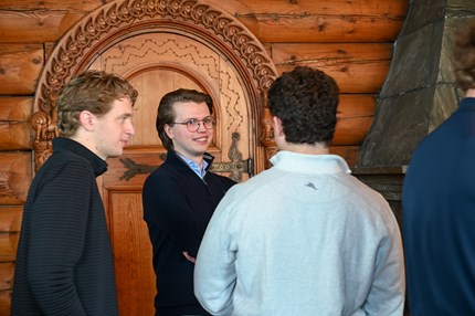 Clausen talking to UiC students