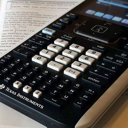 kalkulator og mattebok