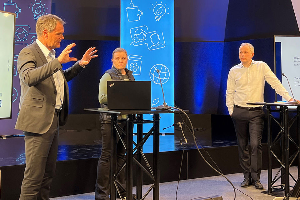 HUB Workshop, Tor Morten Osmundsen , Hege Nilsen Ekeberg and Magne Angelshaug. AC