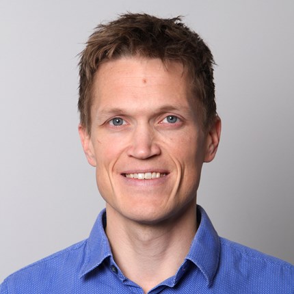 Bård Fyhn er stipendiat ved Institutt for strategi og ledelse, NHH. Han er en av konkurrentene i årets Forsker Grand Prix. 