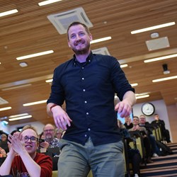 Geir Drage Berentsen with Johanne-Marie Haanes and Andreas Madsen.