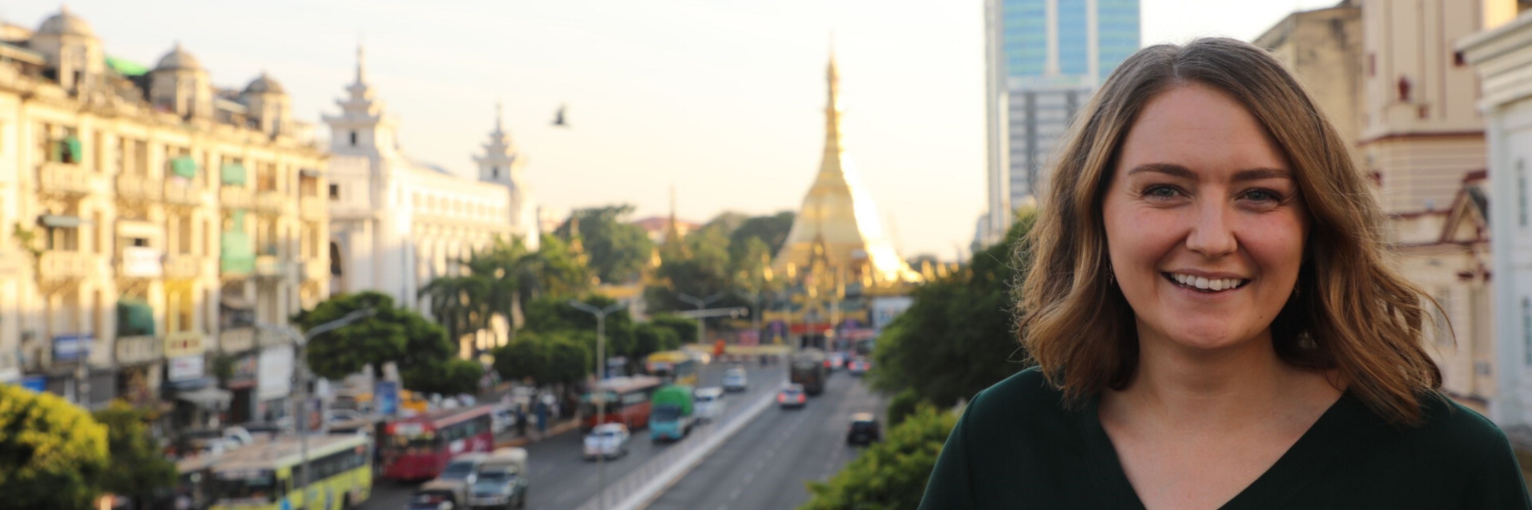 Emma Hartland i Myanmar. Foto: Telenor