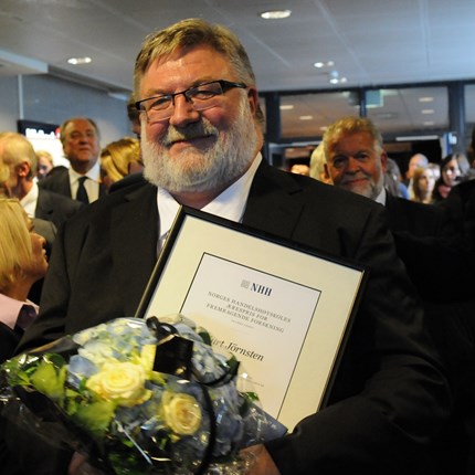 NHHs ærespris for fremragende forskning er en forskningspris for fremragende grunnforskning over en lengre periode. Kurt Jörnsten mottok pris i 2011. 