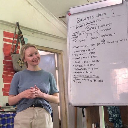 Susanne Lea underviser i Arusha. Privat foto