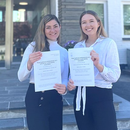 Valentina Gonzalez Båkind and Marte Valleraunet Grønli