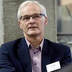 The Energy Commission has been led by NHH professor and former competition director Lars Sørgard. Photo: Helge Skodvin