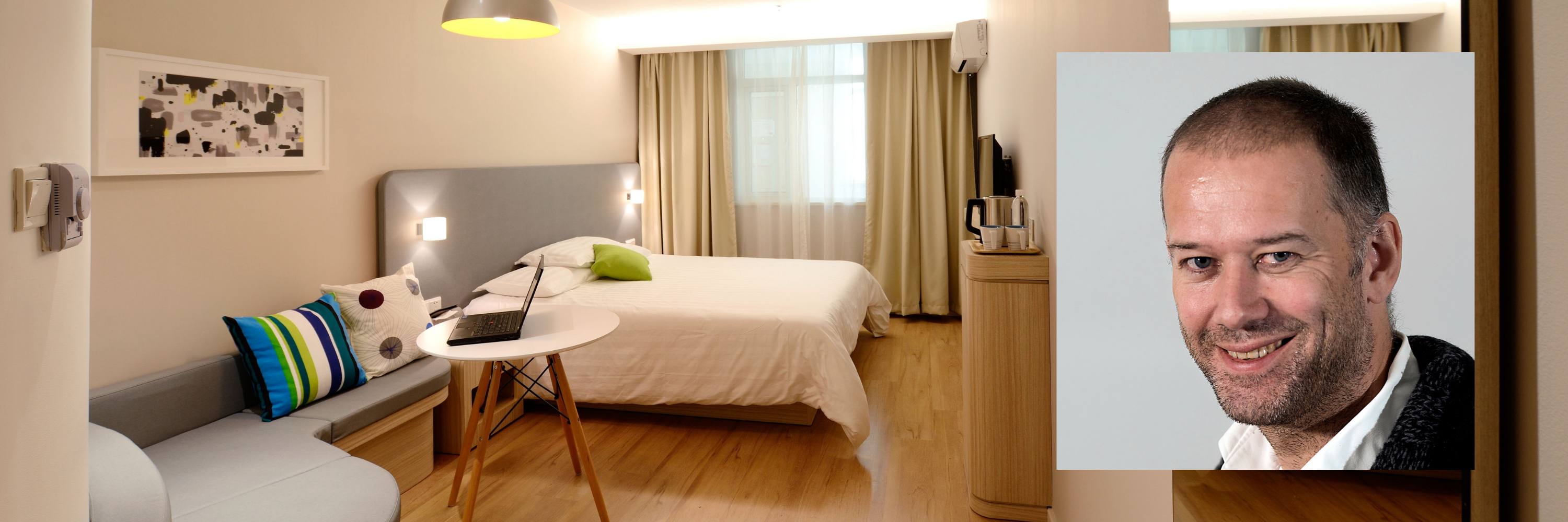 Bilde av hotell og Øystein Foros.