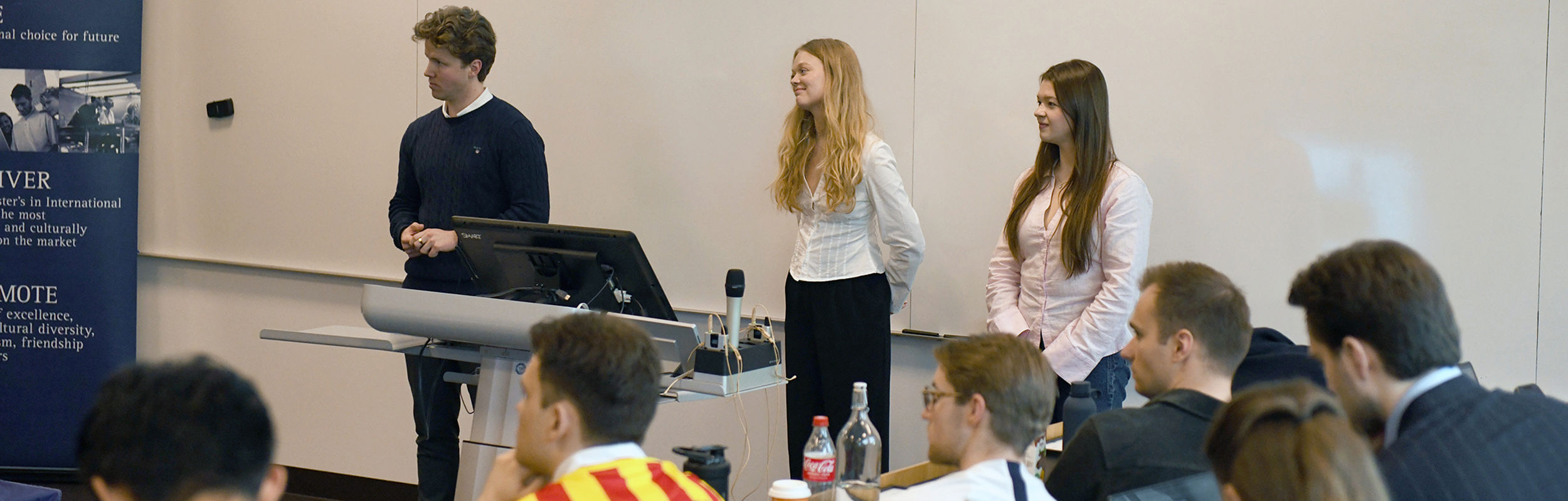 Students present a CEMS Business Project at NHH.