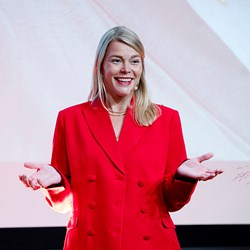 Bilde av Madeleine Bjørnestad Røed på Alumnikonferansen 2023. Foto: Siv Dolmen