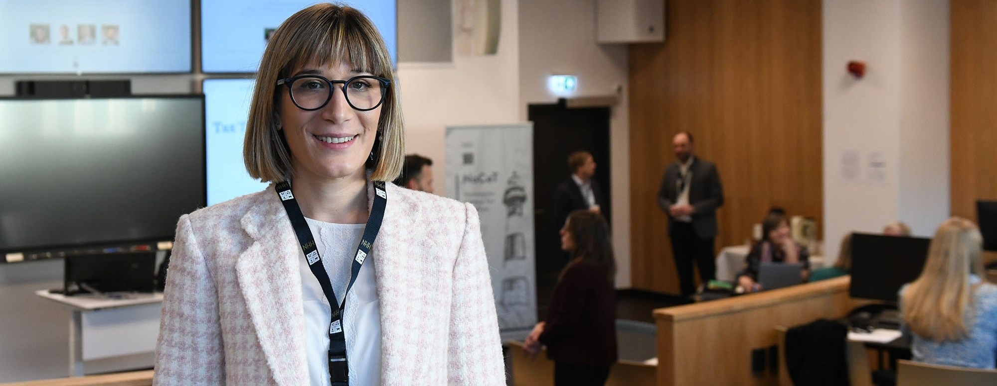 Postdoktor Elisa Casi ved Institutt for foretaksøkonomi.