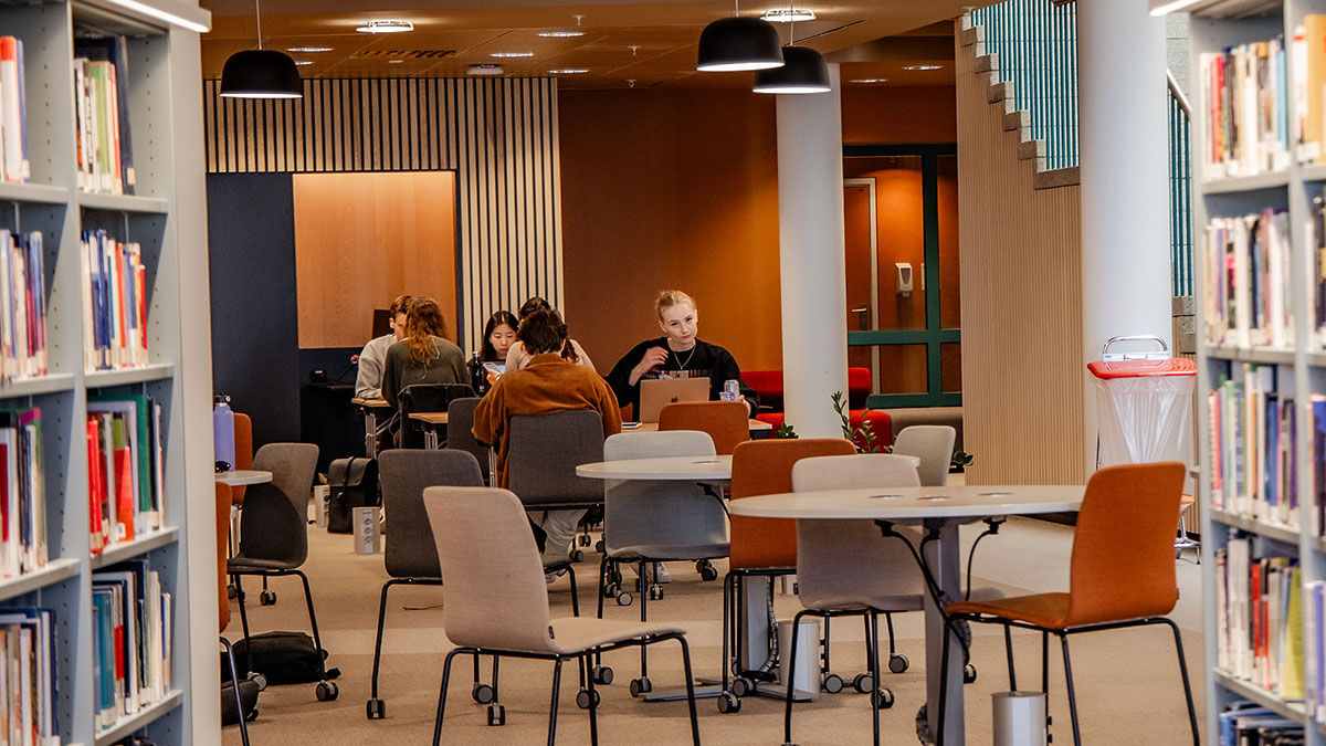 Biblioteket. Foto Trude Brun Wilhelmsen