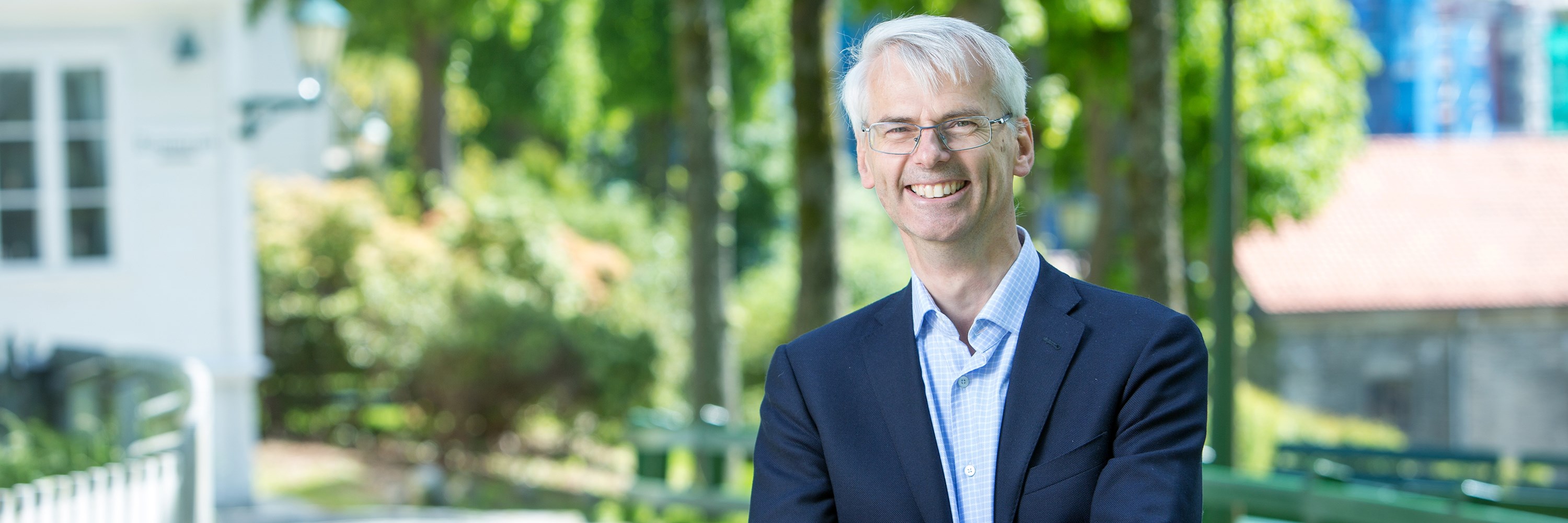  Rektor Øystein Thøgersen er fornøyd med at NHH går frem til 70. plass og fortsatt er best i landet, likevel understreker han at handelshøyskolen har større ambisjoner og har mål om å fortsette å klatre på Financial Times-rangeringen. Foto: Eivind Senneset