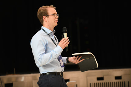 PHD candidate Vegard Enerstvedt while giving his pitch to the jury