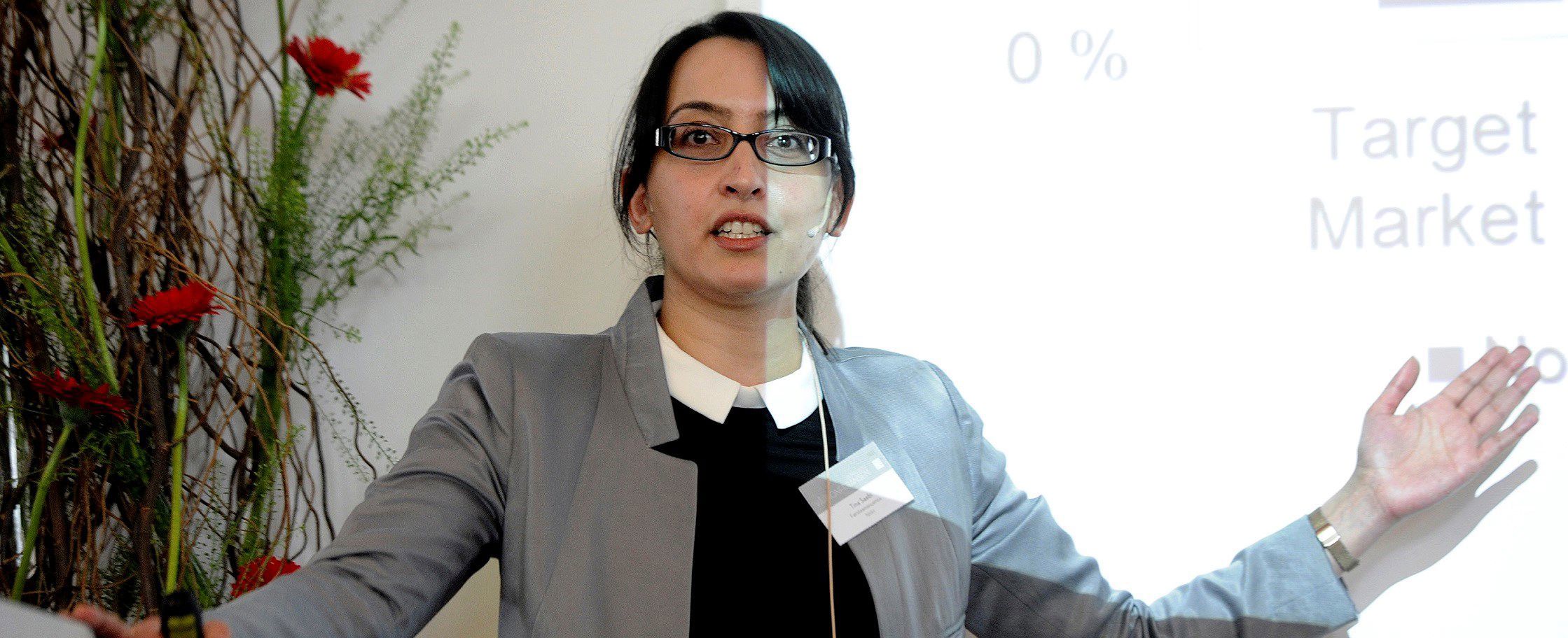 Tina Saebi giving a lecture