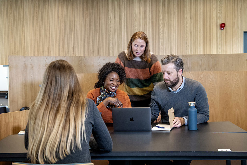 NHH Executive group work. Photo: Helge Skodvin