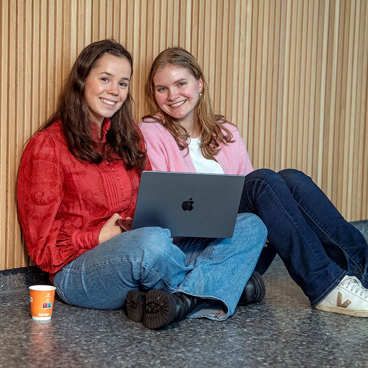 NHH studentambassadører. Foto: Helge Skodvin