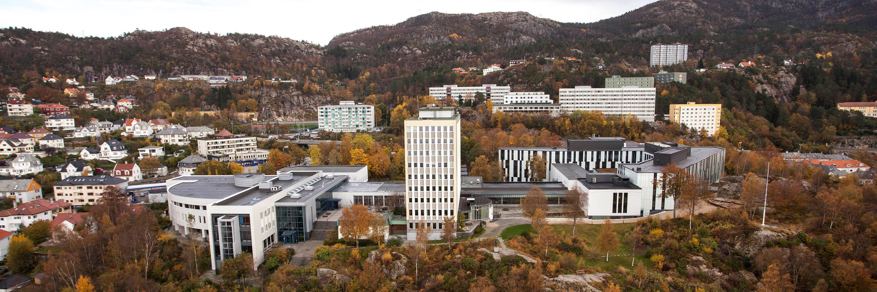 NHH fra vest. Foto: Varde Media for NHH