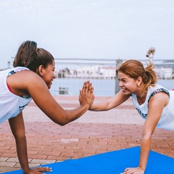 Women training. Photo: Pexels / Luis Quintero