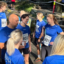NHH employees talking before the race started