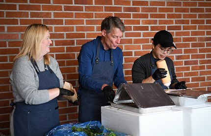Representatives from Section for International Relations at work during the Grill and Greens-event in 2024. Photo: Ingunn Gjærde