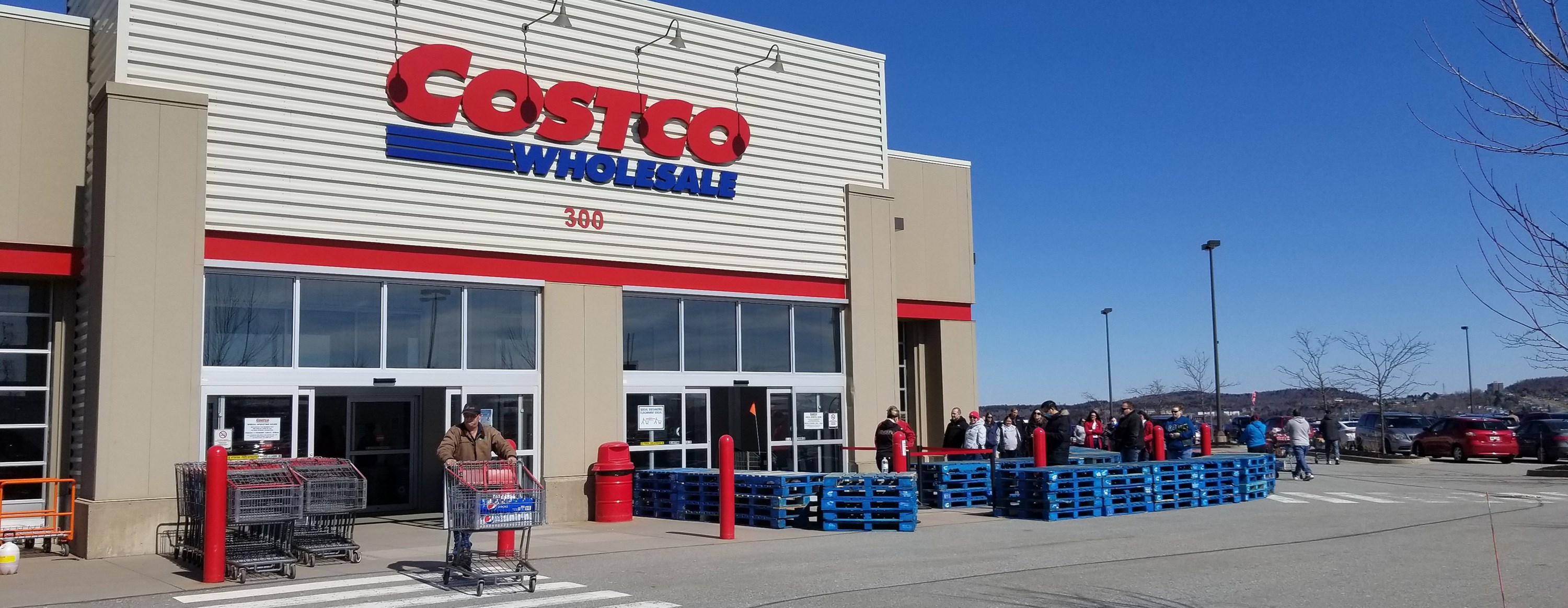 Costco store front. Photo: Helmiyousif/Dreamstime