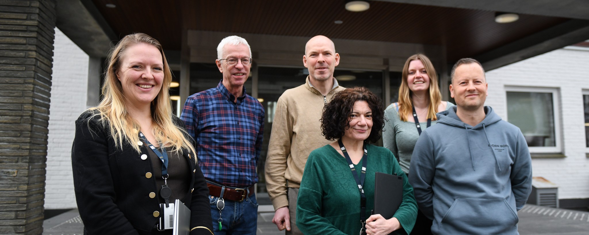 Group photo on the stairs outside NHH
