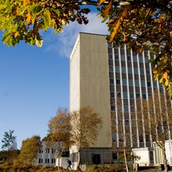 Bilde av høyblokka. 