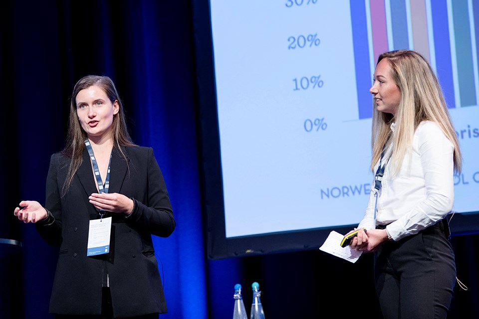 Masterstudentane Valeria Englund og Viktoria Eimind, Food 2019. Foto: Siv Dolmen