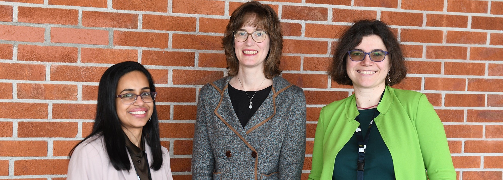 NHHs forskere bak likestillingstiltaket «Closing the Circle»  er (fra venstre) Aruna Divya Tatavarthy, Malin Arve og Evelina Gavrilova-Zoutman. Foto: Hallvard Lyssand