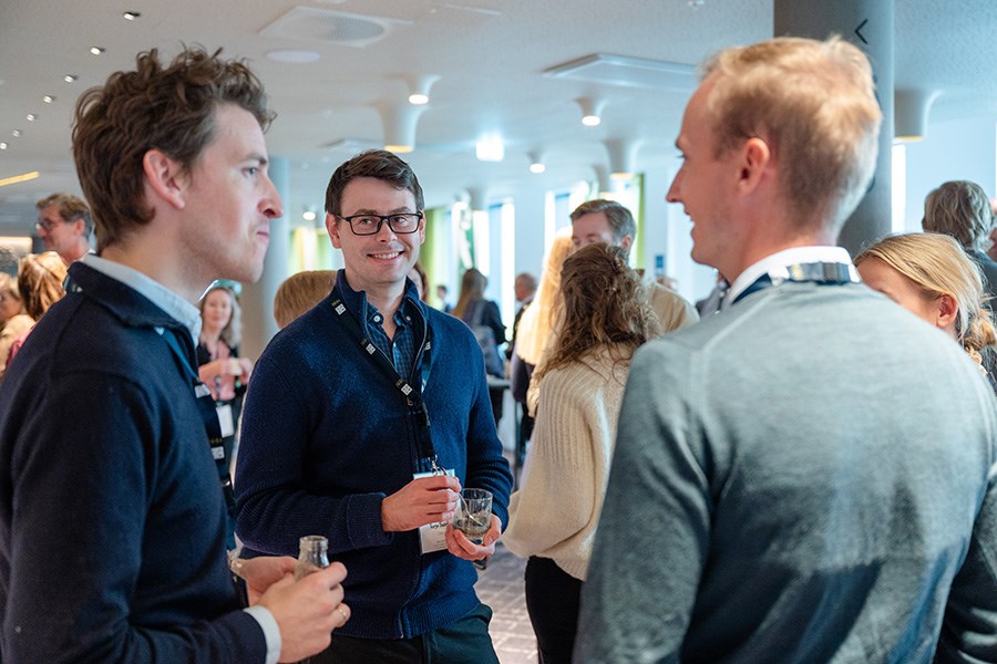 God stemning og interessante diskusjoner i pausene. Foto: Joakim S. Enger