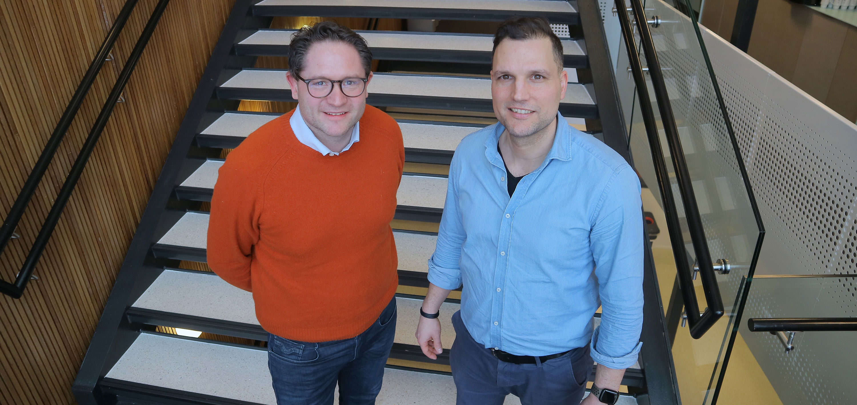 Lerøy Seafood's Christian Askvik and NHH Executive's Programme Director, Professor Steffen Juranek.  Photo: Ove Sjøstrøm