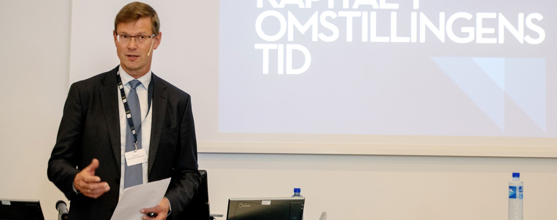 Forskarar og kontrollørar barkar saman rundt Norges Forskningsråd, etter at statsråd Ola Borten Moe skifta ut styret for å få meir kontroll. Spørsmålet er likevel, er det kostnadskontroll eller samfunnsutviklande innsiktsproduksjon som skal vera i fokus? spør Aksel Mjøs, i Forskersonen. Foto: Helge Skodvin