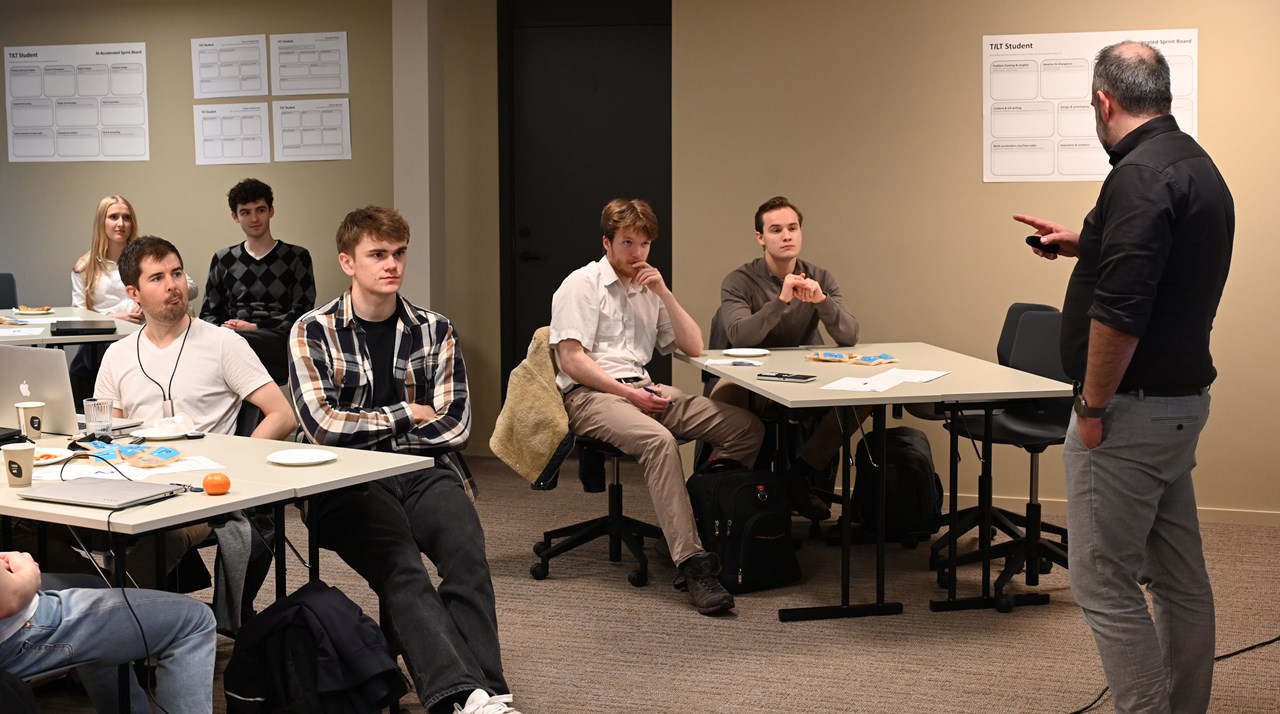 Bram Timmermans og NHH-studenter