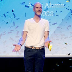 Lars Erik Lund, Veidekke's Executive Vice President for Strategy and Sustainability, is NHH Alumni of the Year. ‘I’m simply speechless, which is quite unlike me,’ says Lars Erik Lund. Photo: Siv Dolmen