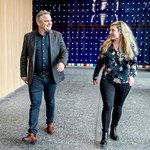 Tore Hillestad og Lena Vestli fra NHH Executive. Foto: Helge Skodvin
