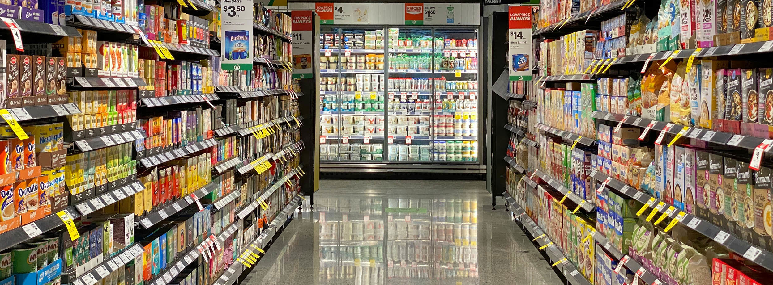 Grocery store aisle. Photo: Franki Chamaki/Unsplash.com