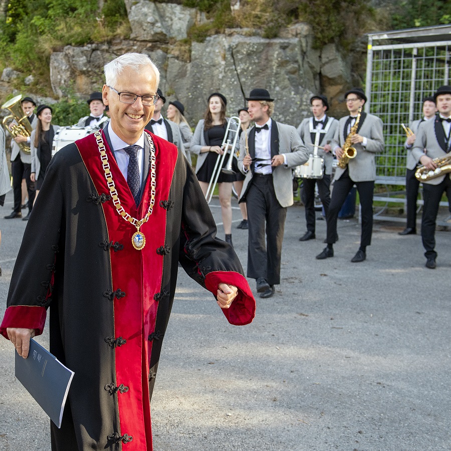 NHH's rector Øystein Thøgersen is very pleased with the number of applicants and that NHH has been the first choice for most applicants since 2020.