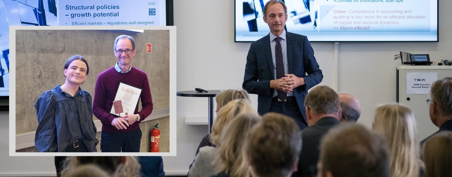 The student representative Sivert Sundre Abrahamsen gave a speech to Røsok at the NHH town hall meeting on Friday: `It is with great pleasure that the student committee awards the Bronze Sponge for the fall of 2023 to Kjell Ove Røsok for BED2. Photo: Hallvard Lyssand