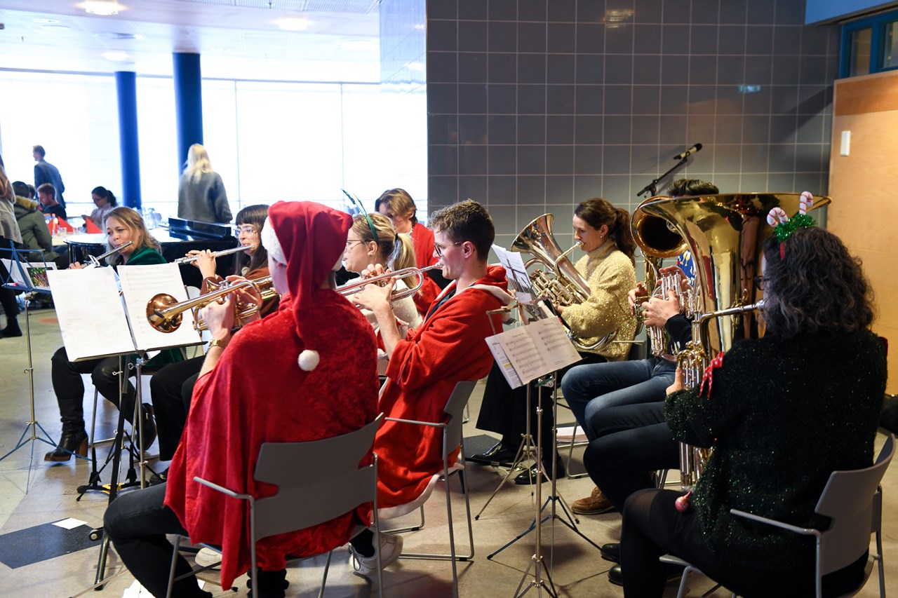 Santa orchestra