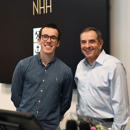 Bachelorstudent Wilhelm Hatlen og MIT-professor David Autor møttes på NHHs Agnar Sandmo-forelesning fredag forrige uke. 